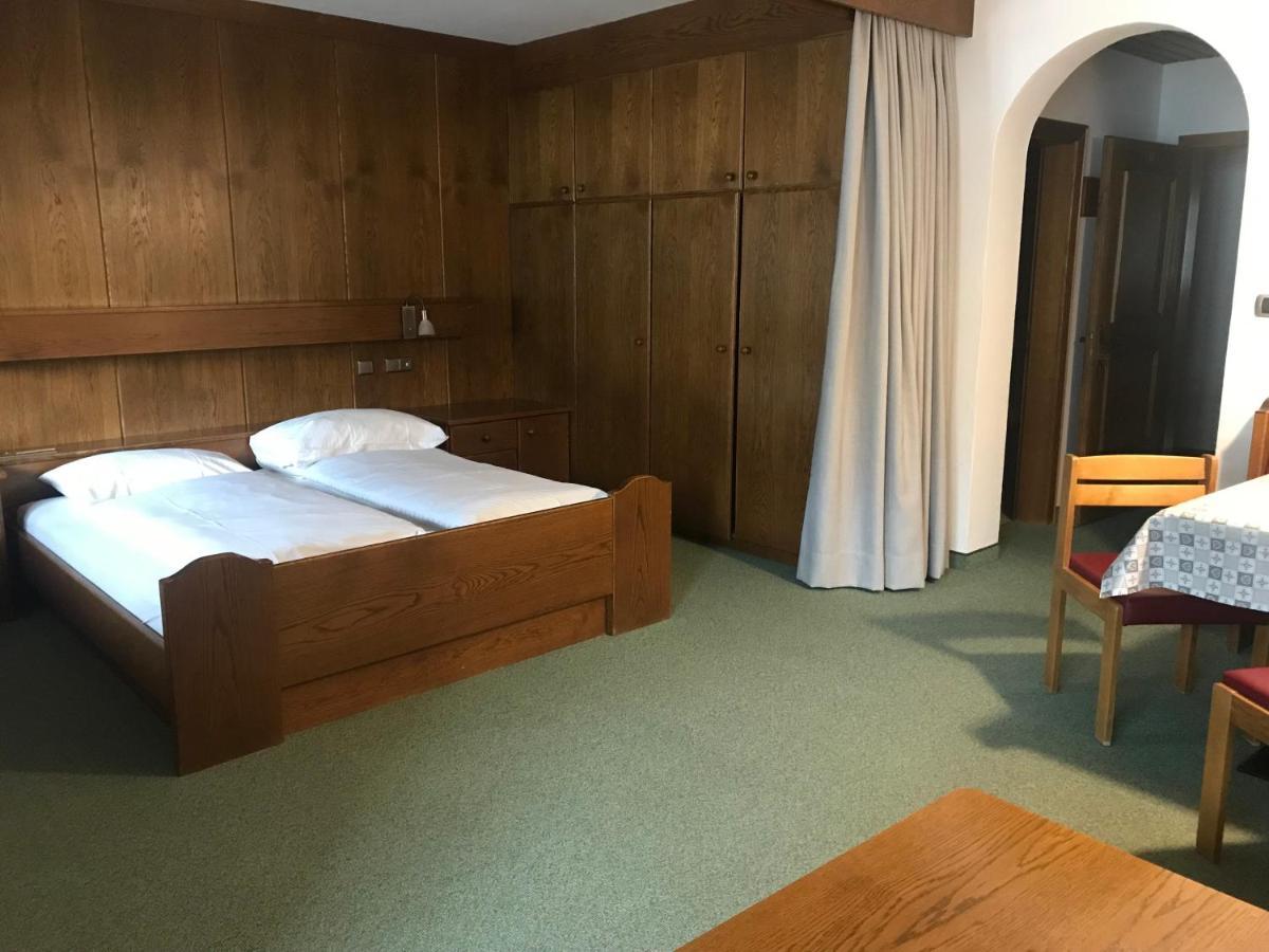 Niki Appartments Innichen Exteriör bild
